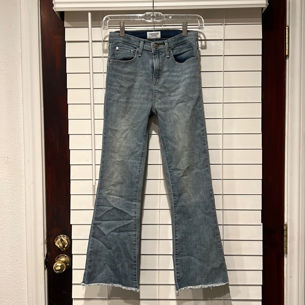 Levi’s High Rise Flare Jeans, Faded Blue, Girls sz 12.